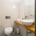Amazing River View 2 Bdr, 2 Bath Apartman