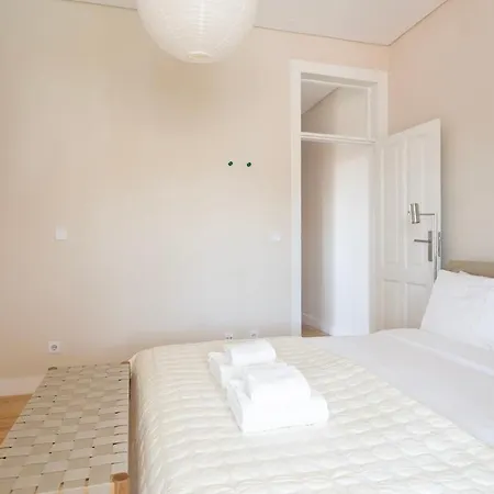 Amazing River View 2 Bdr, 2 Bath Lisbon