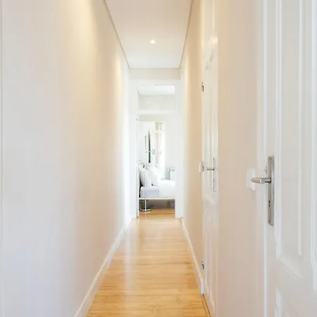 Amazing River View 2 Bdr, 2 Bath Lisbon