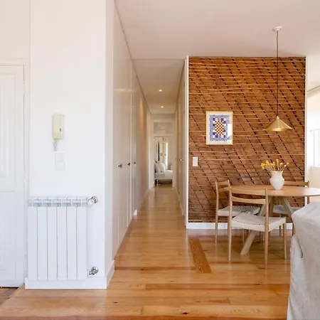Amazing River View 2 Bdr, 2 Bath Appartamento *
