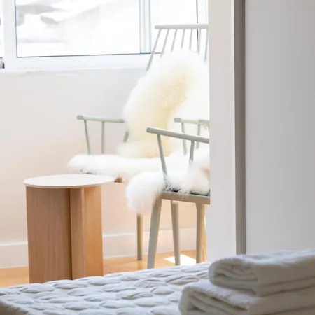 Amazing River View 2 Bdr, 2 Bath Apartment Lisbon